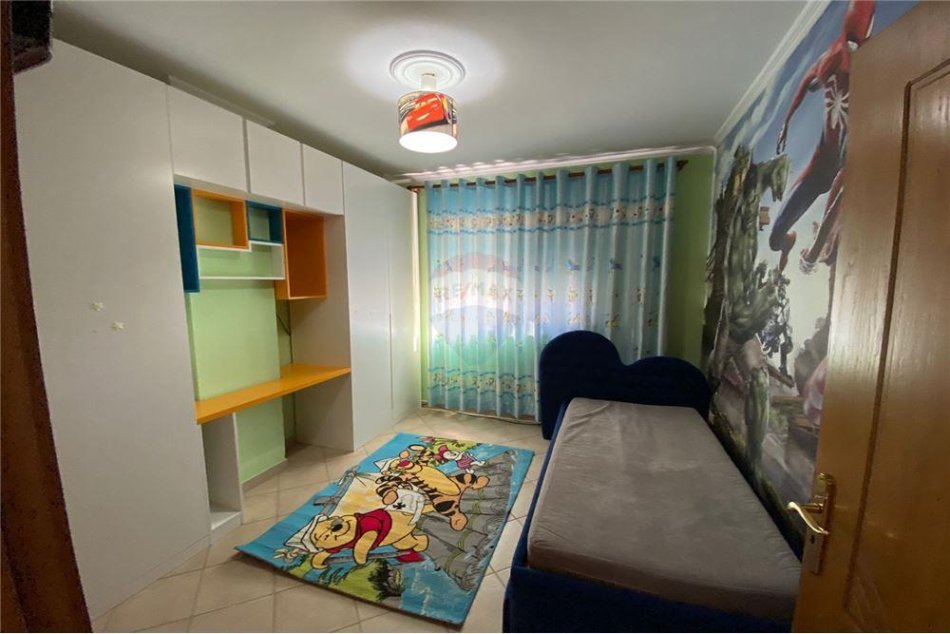 Tirane, jepet me qera apartament 2+1+Ballkon, Kati 5, 104 m² 600 € (Rruga e Durresit)