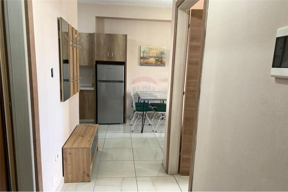 Tirane, jepet me qera apartament 1+1 Kati 7, 50 m² 430 € (Rruga Sokrat Miho)