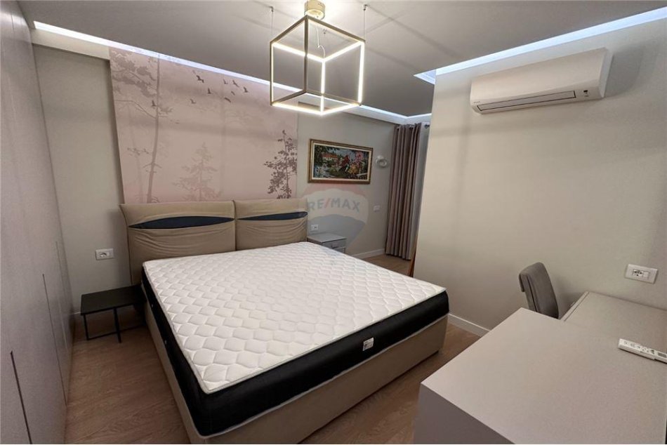 Tirane, shitet apartament 2+1 Kati 8, 95 m² 170.000 € (Bedri Karapici)