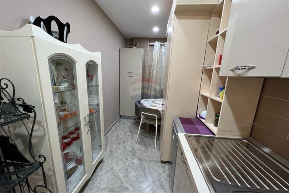 Tirane, jepet me qera apartament 2+1 Kati 2, 95 m² 450 € (Kopshti Zoologjik - Kopshti Zoologjik, Shqipëri)