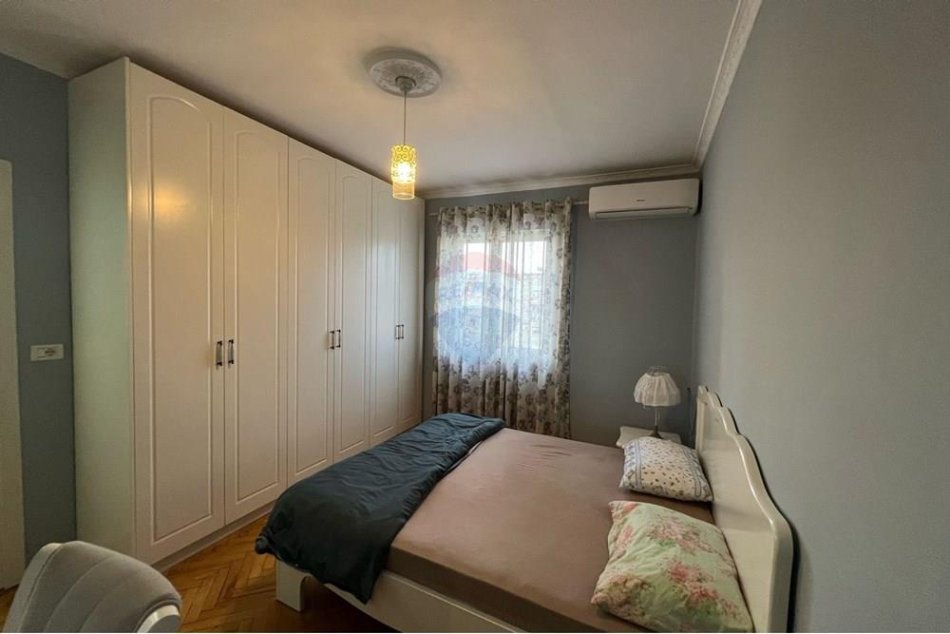 Tirane, shitet apartament 1+1 Kati 4, 53 m² (Rruga Fortuzi)
