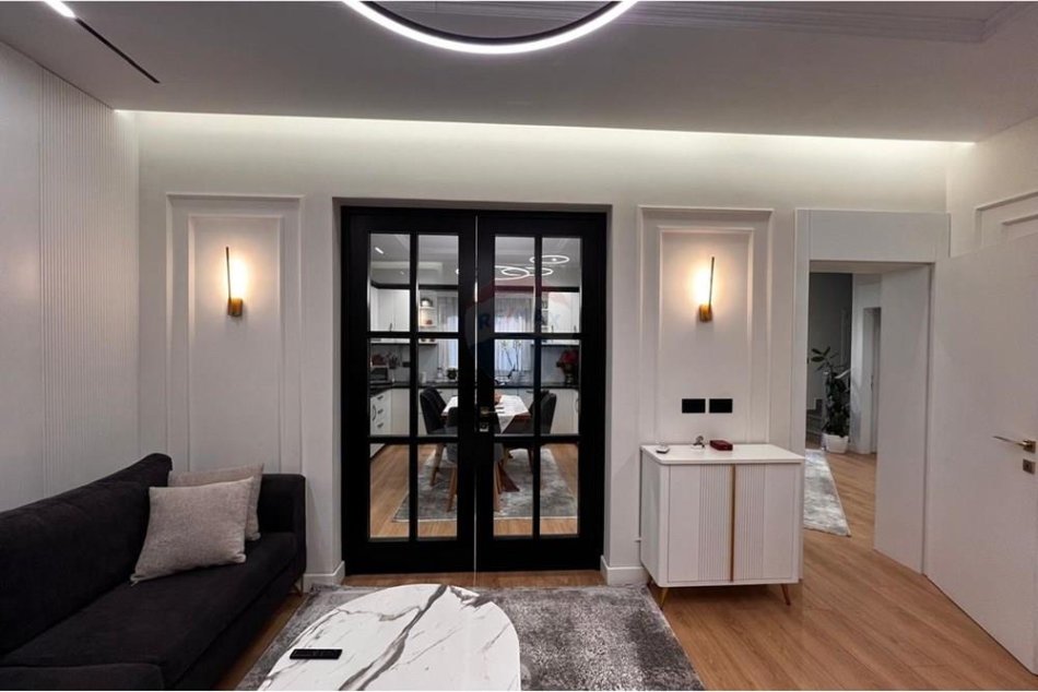Tirane, shitet Vile 3 Katshe , 365 m² 350.000 € (Vile per shitje ne Vore!)