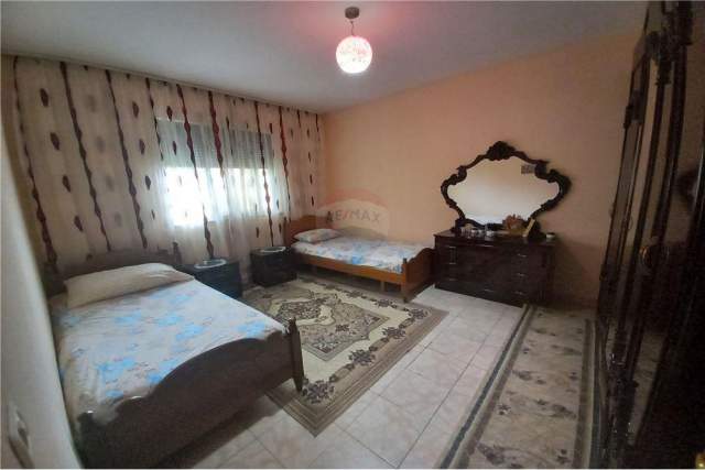 Tirane, shitet Vile 2+1+BLK Kati 2, 229 m² 185.000 Euro (Rruga Fehmi Ibrahimi)