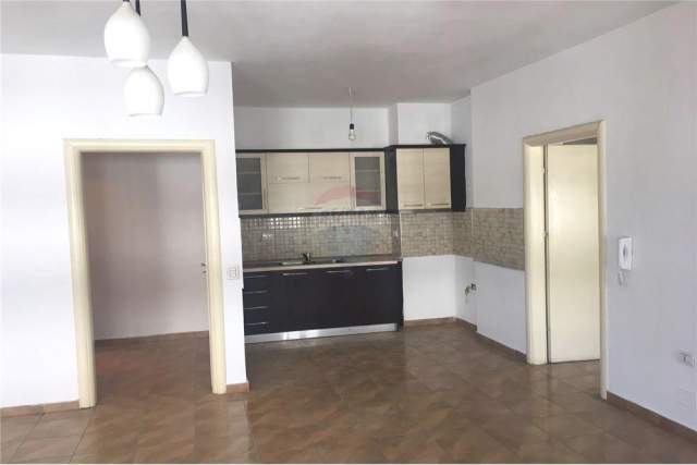 Tirane, shitet apartament 2+1 Kati 7, 107 m² 98.000 Euro (Rruga e kavajes)