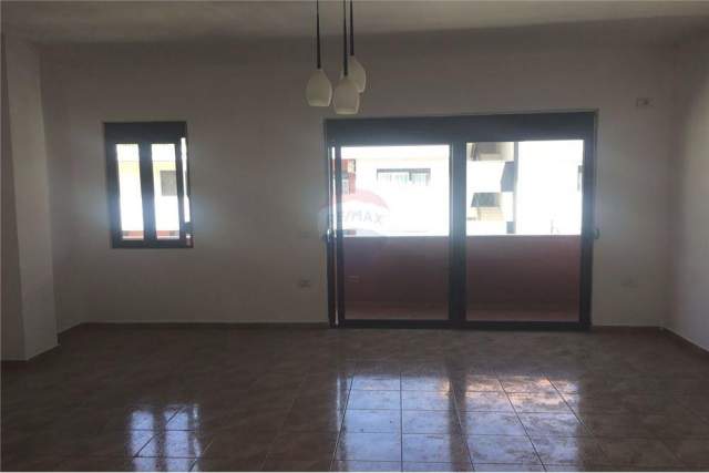 Tirane, shitet apartament 2+1 Kati 7, 107 m² 98.000 Euro (Rruga e kavajes)