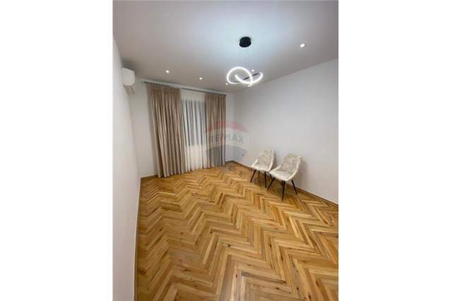 Tirane, jepet me qera 3+1+BLK Kati 4, 750 Euro
