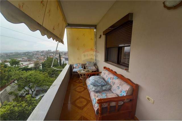 Tirane, shitet Vile 2+1+BLK Kati 2, 229 m² 185.000 Euro (Rruga Fehmi Ibrahimi)