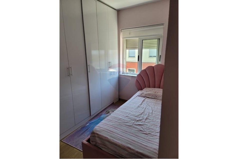 Tirane, shitet apartament 3+1 Kati 5, 92 m² 190.000 € (RRUGA E KAVAJES)