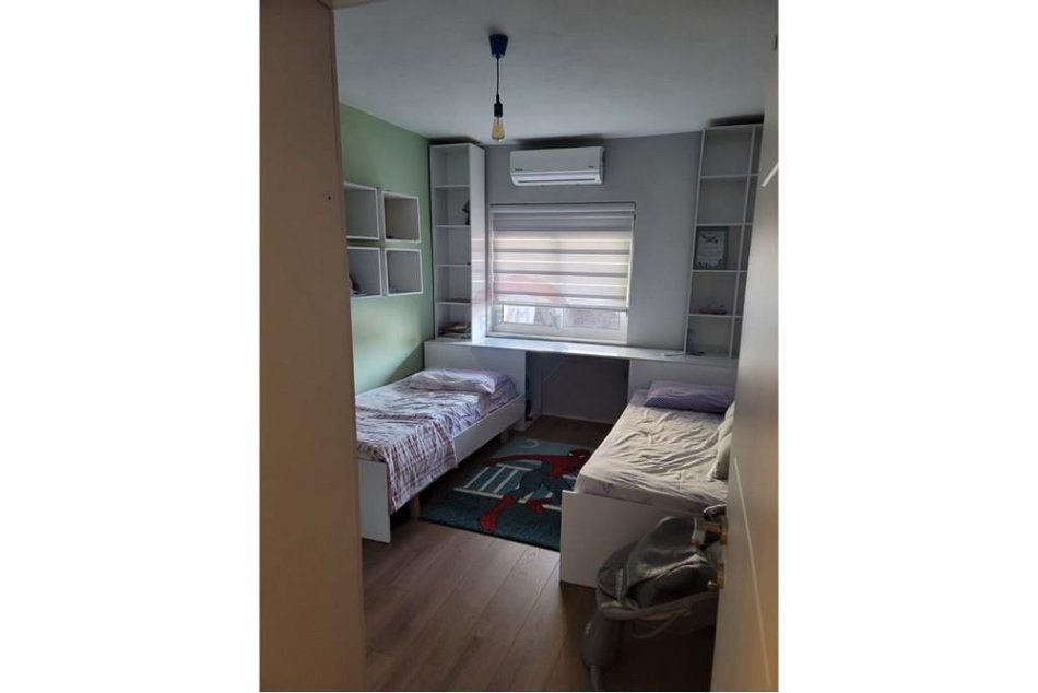 Tirane, shitet apartament 3+1 Kati 5, 92 m² 190.000 € (RRUGA E KAVAJES)