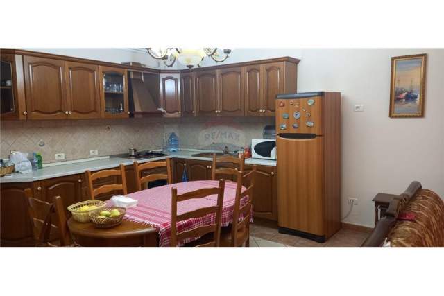 Tirane, shitet apartament 3+1+A+BLK Kati 7, 163 m² 1.400 Euro/m2 (Komuna e Parisit)