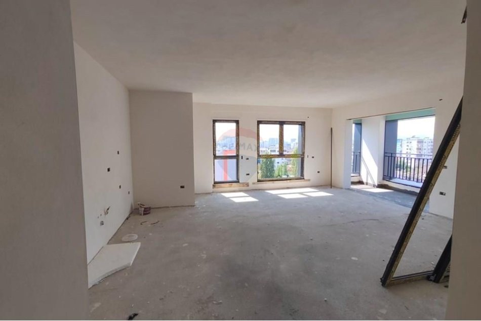 Tirane, shitet apartament 3+1+Ballkon Kati 7, 126 m² 227.000 € (Filip)