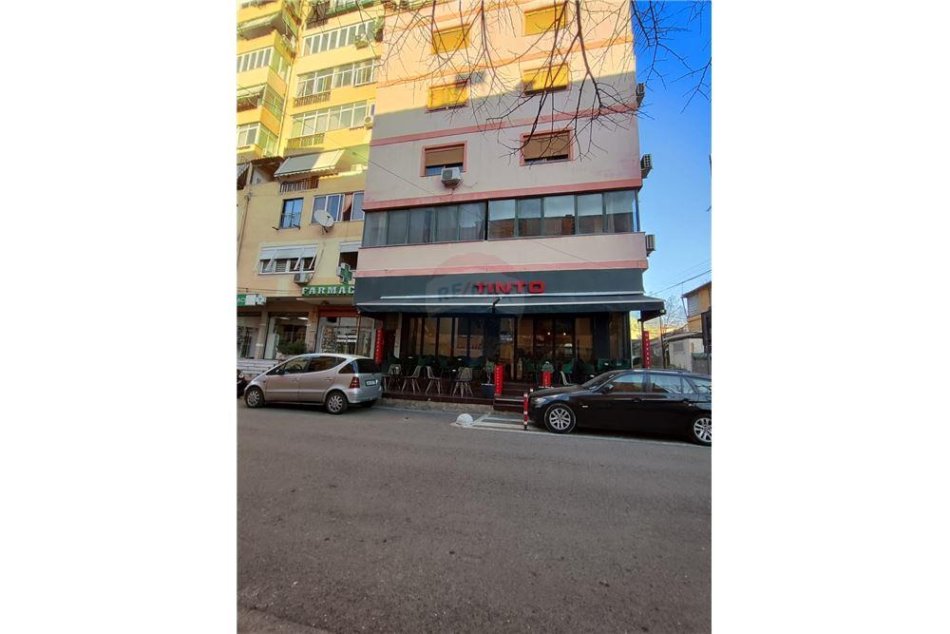Tirane, jepet me qera lokal Kati 0, 186 m² 1.300 € (SIRI KODRA)