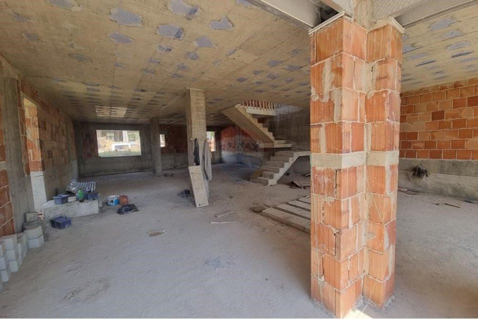 Tirane, shitet apartament 2 Katshe Kati 2, 503 m² 600.000 € (VILE PER SHITJE NE KOMPLEKS LUKSOZ NE FARKE!)
