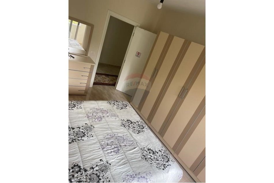 Tirane, shitet apartament 2+1 Kati 5, 87 m² 100.000 € (Shitet apartament 2+1, tek Fresku pranë bar Deus.)