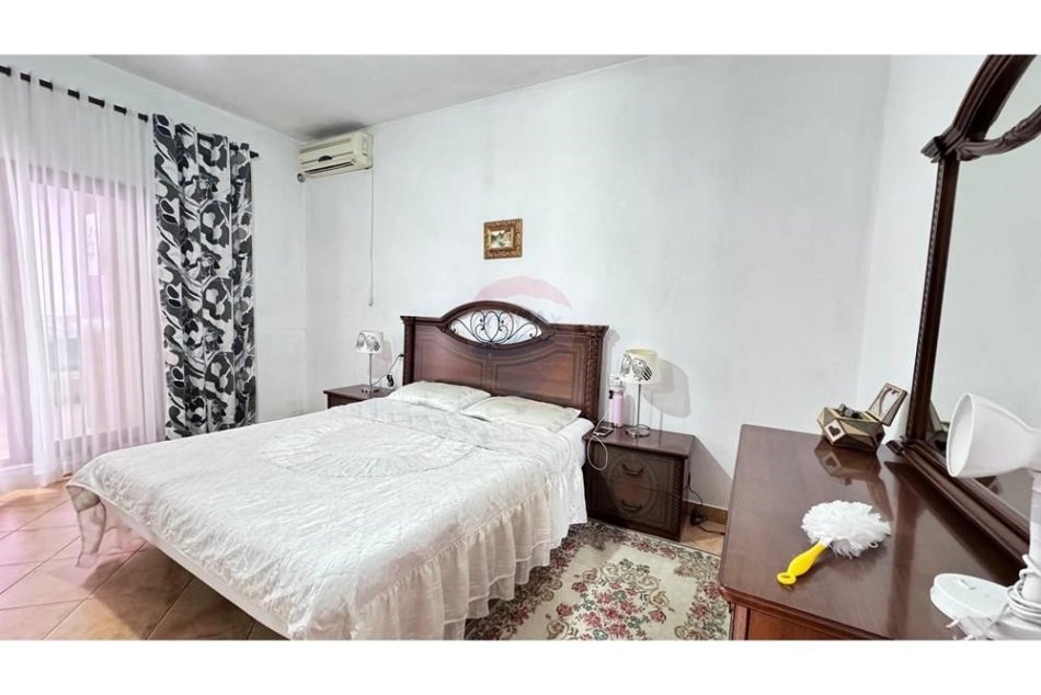jepet me qera shtepi 2 Katshe Kati 2, 160 m² 450 € (Shtepi private per qira!)