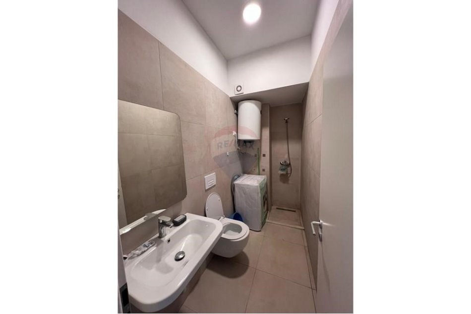 Tirane, shitet garsonier 1+1 Kati 0, 27 m² 47.000 € (Shitet Garsoniere, Ali Demi, Tiranë.)