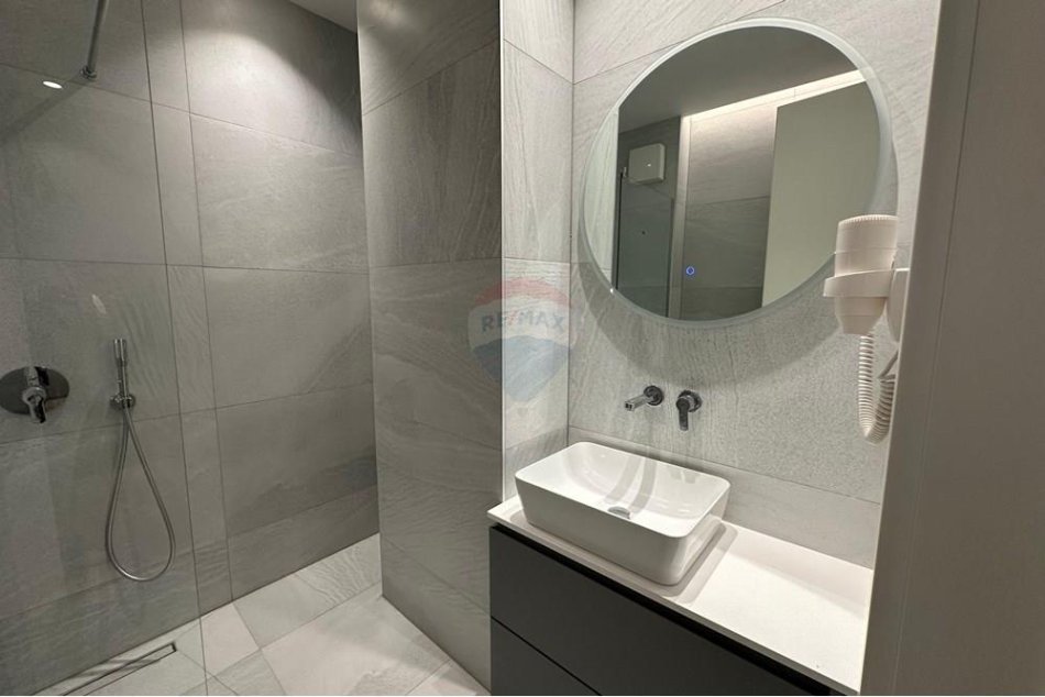 Tirane, jepet me qera garsonier Kati 3, 42 m² 450 € (liqeni i thate)