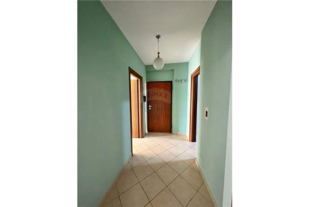 Tirane, shitet apartament 1+1+BLK Kati 7, 75 m² 97.500 Euro (rruga petro nini)