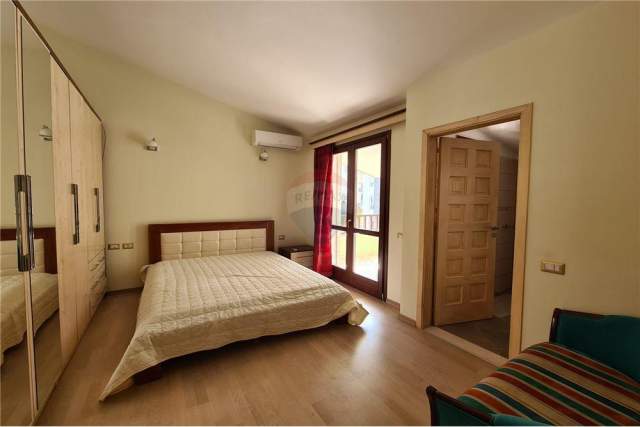 Tirane, shitet apartament duplex 3+1+A+BLK Kati 5, 195 m² 250.000 Euro (Kopshti Botanik)