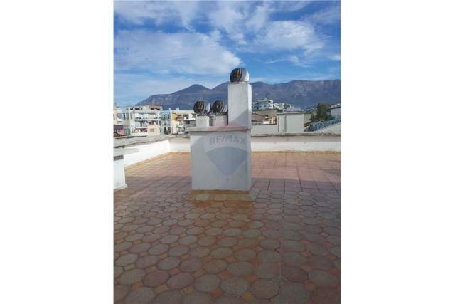 Tirane, ofert Vile 3 Katshe Kati 4, 540 m² 730.000 Euro (Ali Visha)