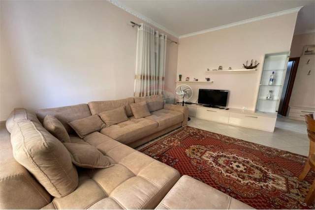 Tirane, shitet apartament 2+1+BLK Kati 2, 92 m² 140.000 Euro (Eleonora, Market Aldi)