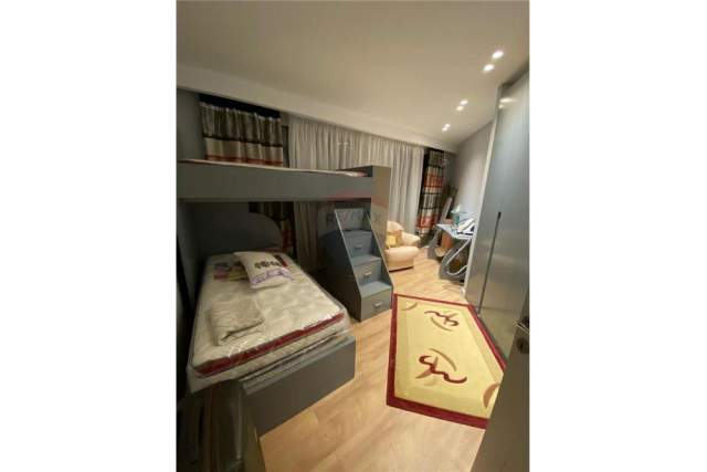 Tirane, jepet me qera apartament Kati 7, 150 m² 1.500 Euro (Rruga e Barrikadave)