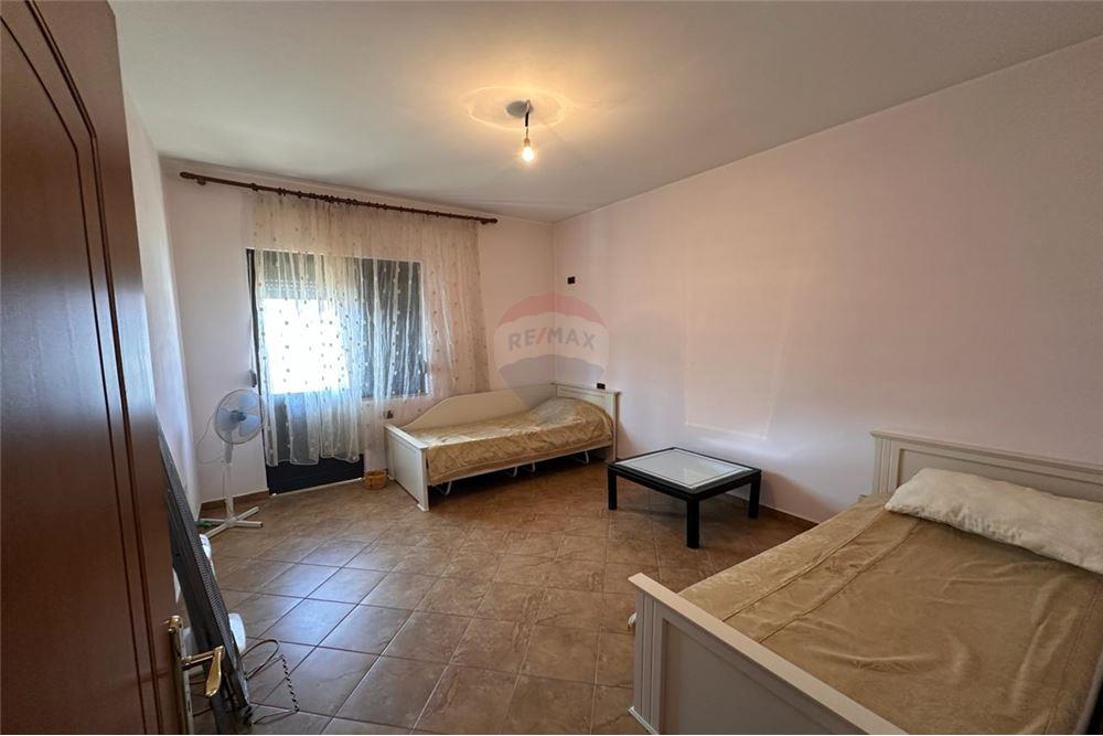 Apartament 3+1+ post parkimi me qira ne Selite 40.000 Leke/Muaj