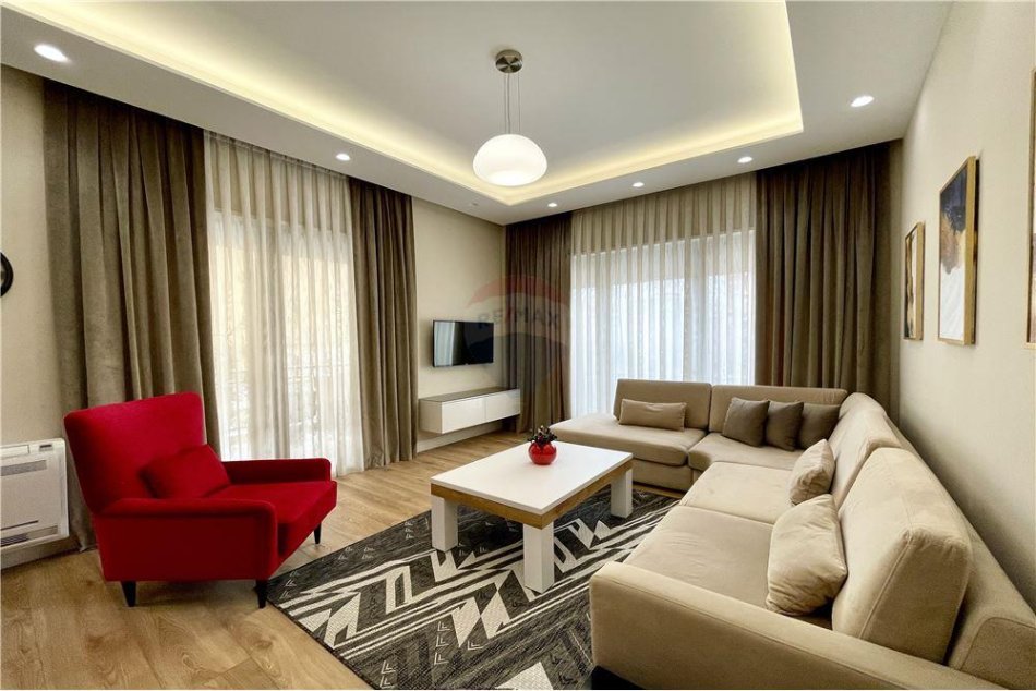 Super apartament 1+1 me qira tek Kompleksi Delijorgji.