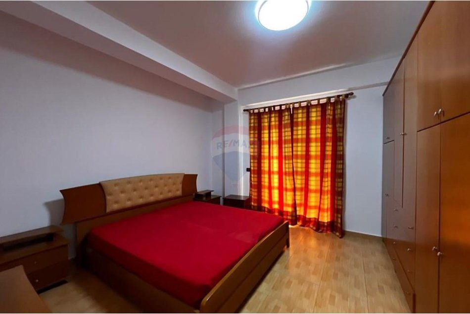 Tirane, shitet apartament 1+1 , 70 m² (Qytet Satudent)