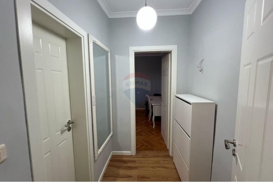 Tirane, shitet apartament 1+1 Kati 4, 53 m² (Rruga Fortuzi)
