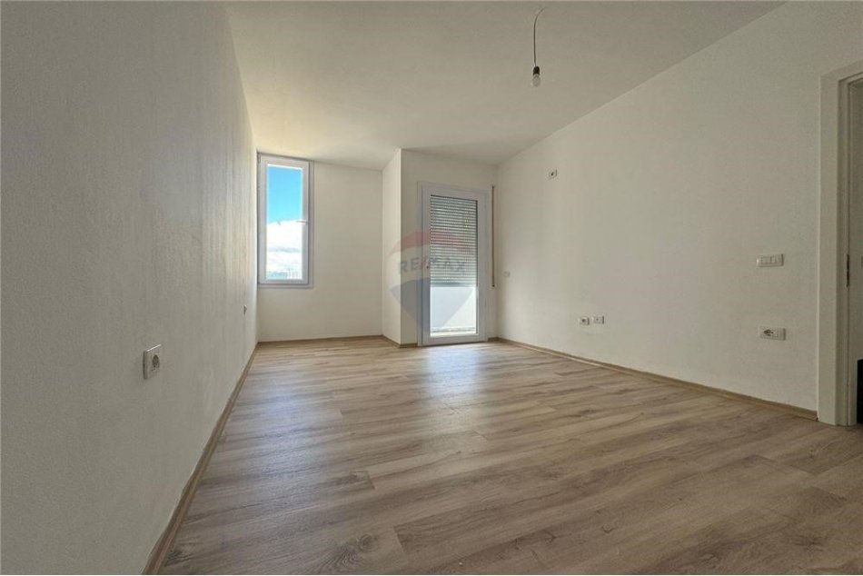 Tirane, jepet me qera apartament 2+1 Kati 2, 82 m² 390 € (Apartament për qira)