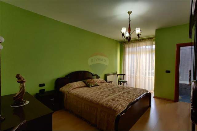 Tirane, jepet me qera apartament 2+1+BLK Kati 3, 103 m² 800 Euro (Te stadiumi Air Albania)