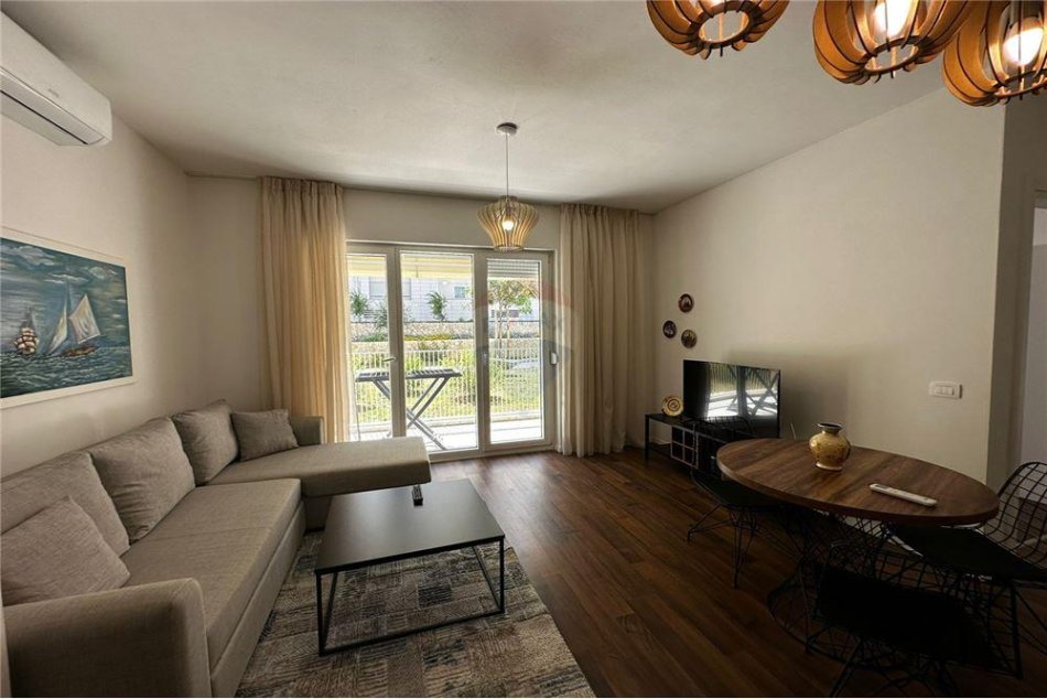 Tirane, jepet me qera apartament 1+1 Kati 0, 60 m² 500 € (LIQENI I THATE)