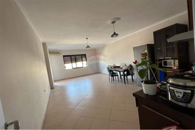 Tirane, shitet apartament 2+1 Kati 2, 105 m² 125.000 Euro (Prane Kristal Center !)