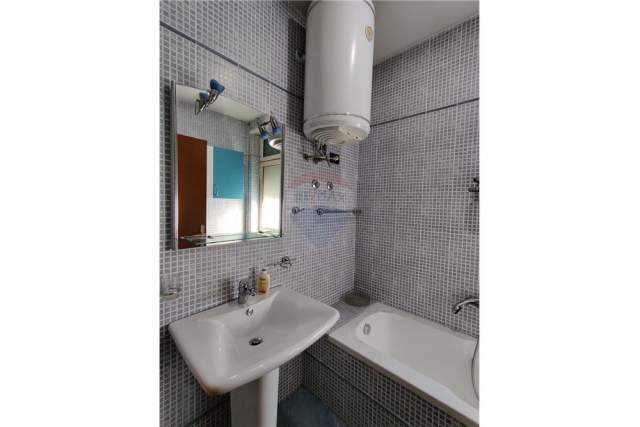 Tirane, jepet me qera apartament 2+1+BLK Kati 3, 103 m² 800 Euro (Te stadiumi Air Albania)