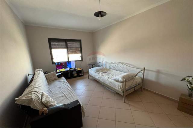 Tirane, shitet apartament 2+1 Kati 2, 105 m² 125.000 Euro (Prane Kristal Center !)