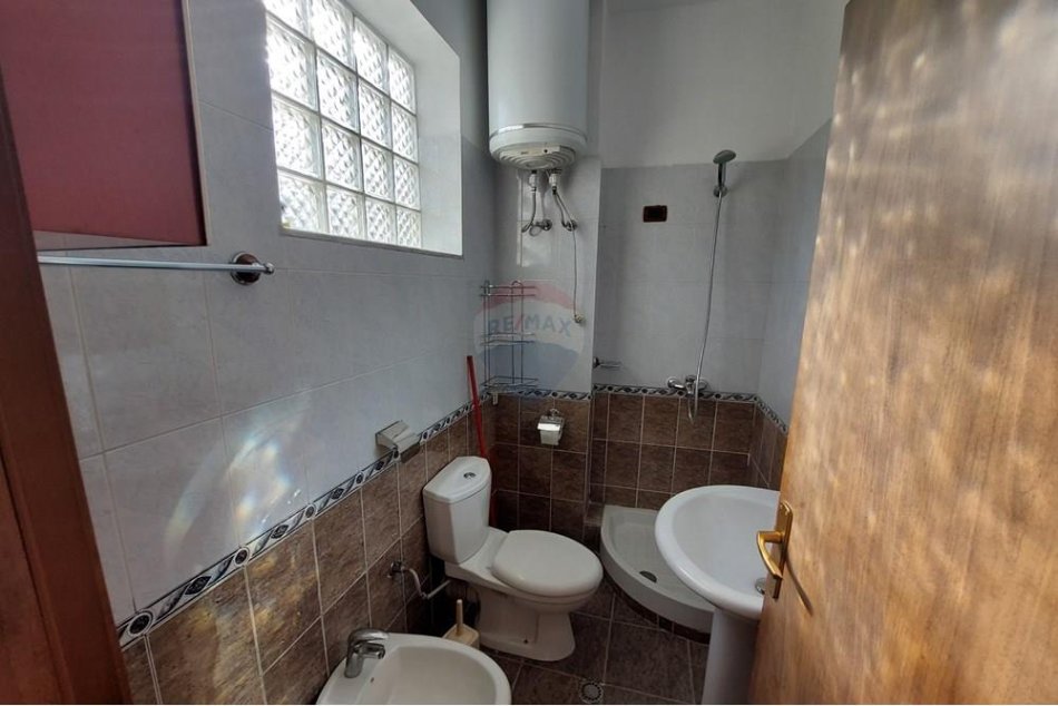 Tirane, jepet me qera apartament , 90 m² 50.000 €