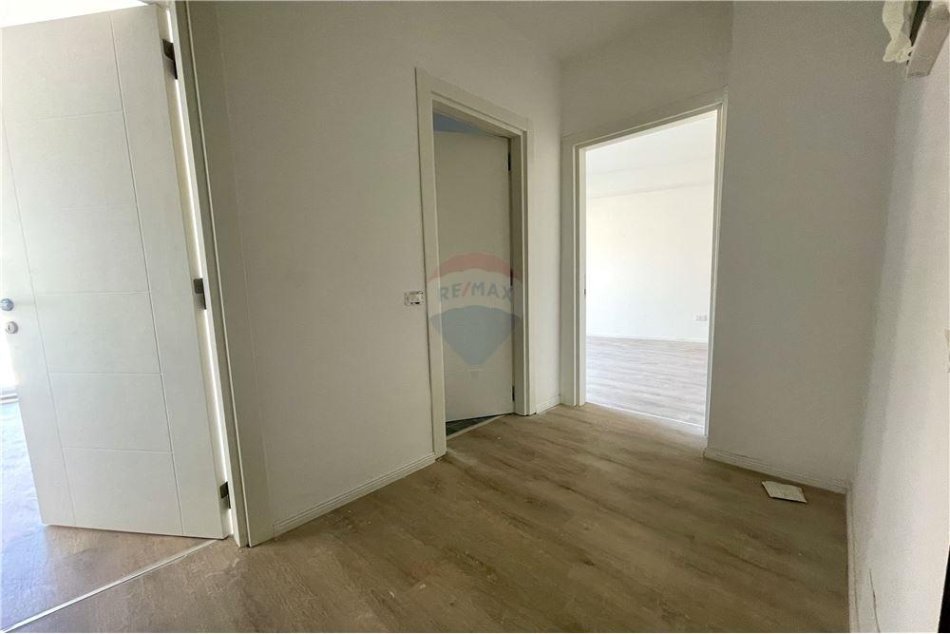 Apartament ne shitje, 1+1 pjese e nje objekti te sapoperfunduar ne zonen e Xhamllikut!