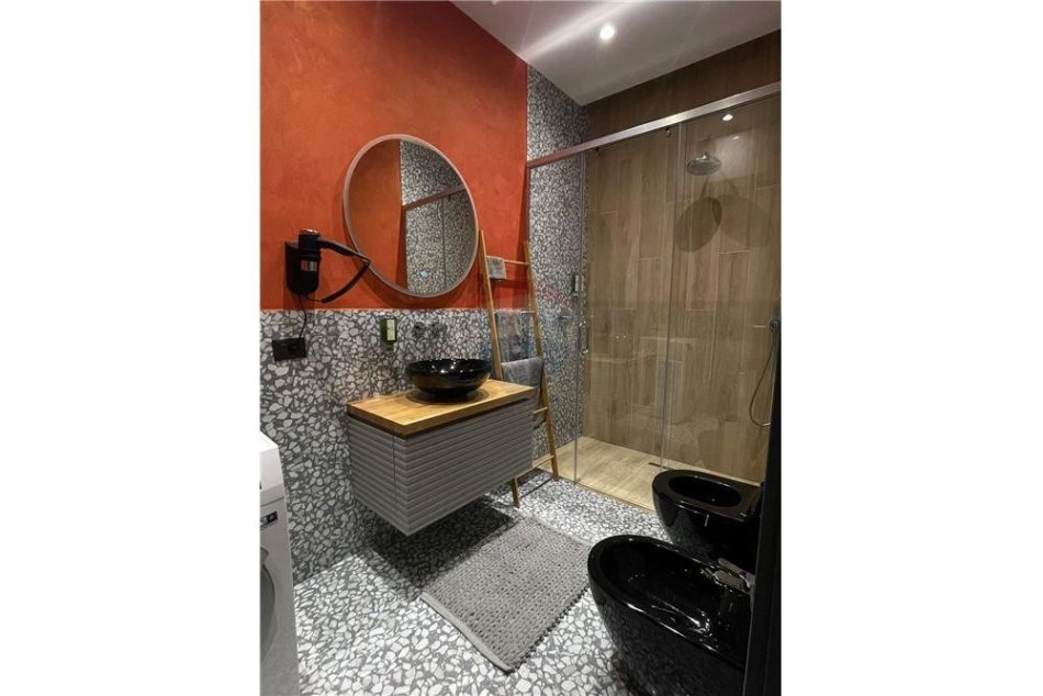 Tirane, jepet me qera apartament 1+1 Kati 3, 74 m² 900 € (Jepet apartament 1+1 ne Kompleksi Delijorgji!)