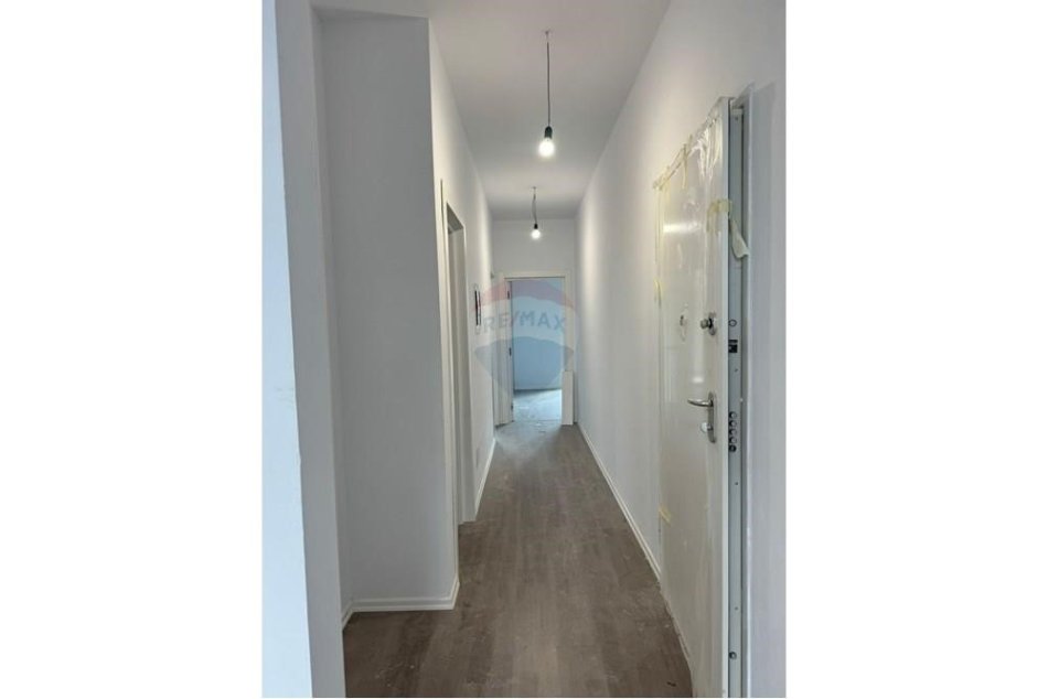Tirane, jepet me qera apartament 2+1 Kati 3, 151 m² 2.300 € (APARTAMENT 2+1+2 PER QIRA TEK ALTANA RESIDENCE!)