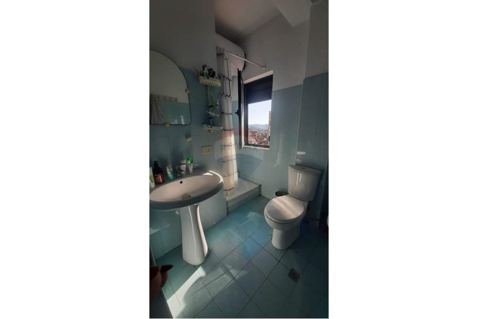 Tirane, jepet me qera apartament 2+1 Kati 6, 67 m² 550 € (Brryli)