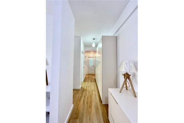 Tirane, jepet me qera apartament 2+1+BLK Kati 6, 100 m² 800 Euro (Rruga Barrikadave)