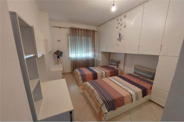 Lungomare, jepet me qera apartament 2+1+BLK Kati 3, 93 m² 500 Euro (Rruga Murat Terbaci)