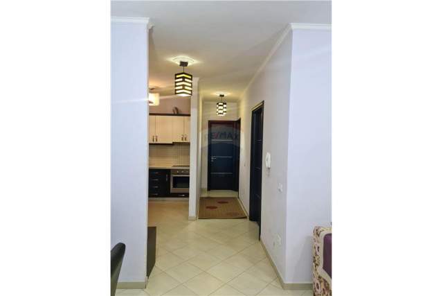 Tirane, jepet me qera apartament 2+1+BLK Kati 4, 90 m² 550 Euro (Rruga e Kavajes)