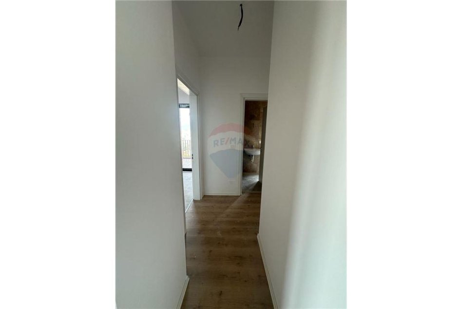 Tirane, jepet me qera apartament 3+1 Kati 15, 114 m² 1.200 € (Rruga e Kavajes)