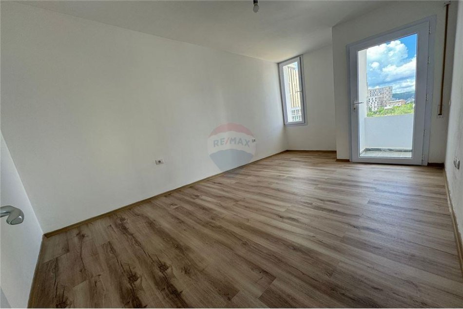 Tirane, jepet me qera apartament 2+1 Kati 2, 82 m² 390 € (Benjamin Kruta)