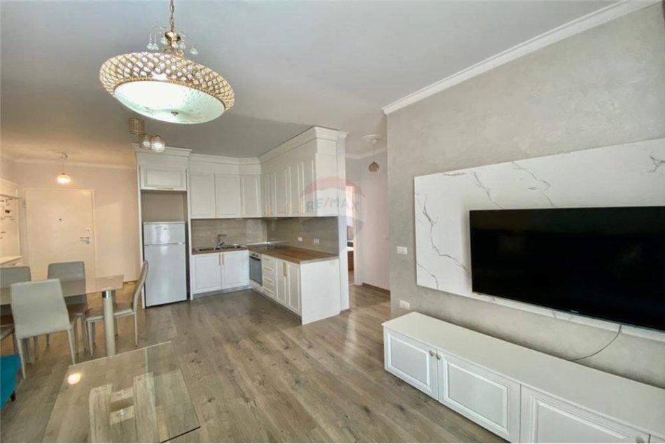 Tirane, jepet me qera apartament 2+1+Ballkon Kati 4, 100 m² 700 € (DON BOSKO)