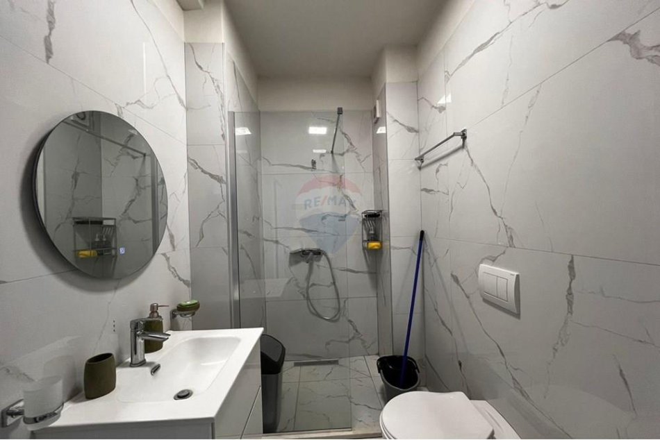 Tirane, jepet me qera 1+1 , 70 m² 550 € (Tirana Golden Park)