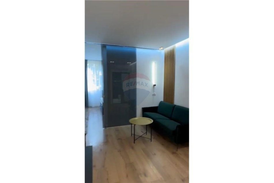 Tirane, shitet apartament 1+1 Kati 2, 49 m² (SHITET GARSIONERE TEK SHALLVARET)