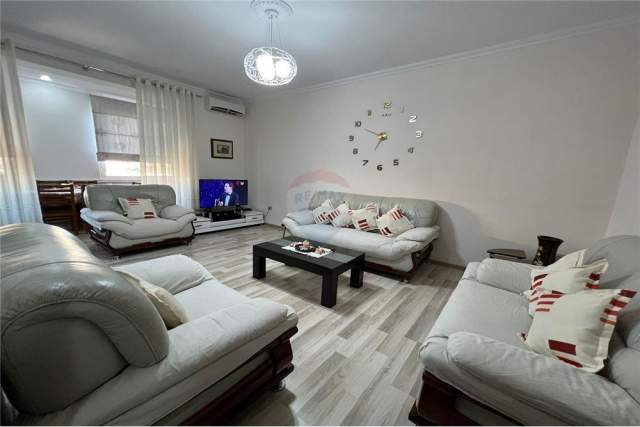 Tirane, shitet apartament Kati 5, 90 m² 85000 Euro (Don Bosko)